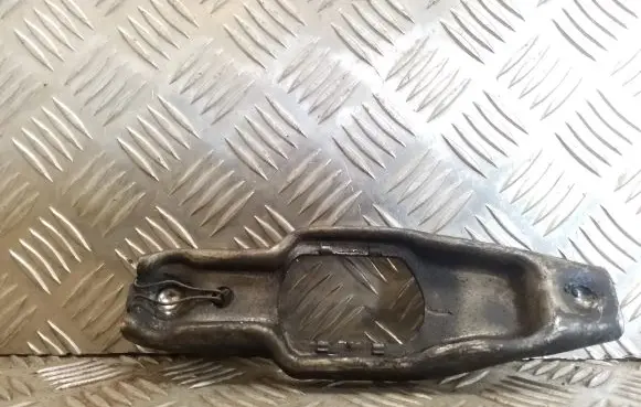 Volkswagen PASSAT B4 Clutch release arm fork 