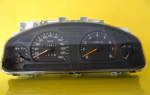 Mitsubishi Galant Speedometer (instrument cluster) MR444016