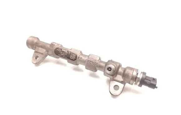 Opel Insignia A Fuel main line pipe 55576177 0445214221