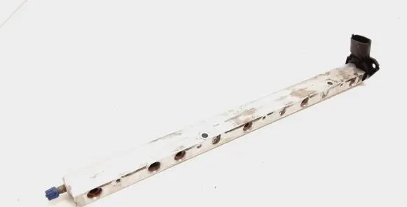 Volvo V50 Fuel main line pipe 8636884 8699448