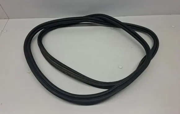 Jeep Renegade Trunk rubber seal (body) 