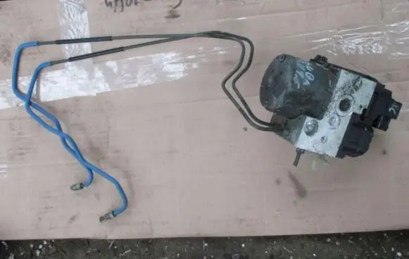 Subaru Impreza II ABS Pump 27534FE180