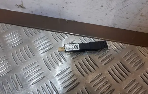 Audi A7 S7 4G Aerial antenna amplifier 4G8035225A