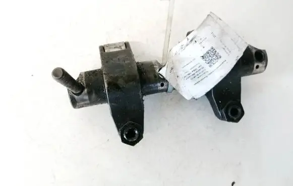 Volkswagen PASSAT B6 Camshaft 