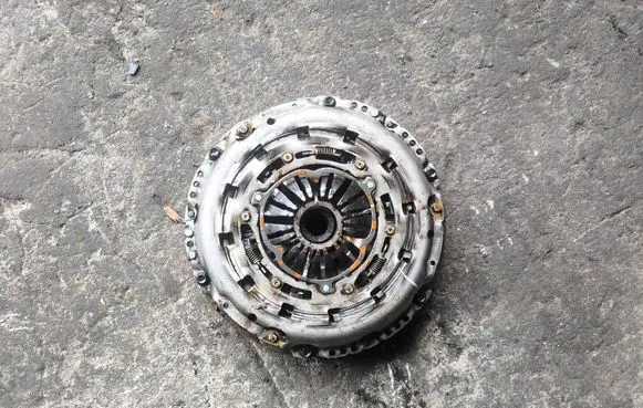 Mazda 6 Dual mass flywheel SH01-16610 140127021165