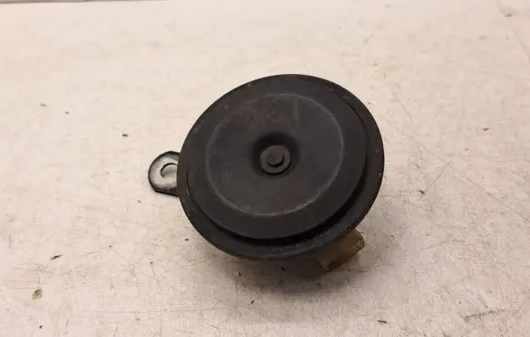 Toyota Avensis T250 Horn signal 8651005020
