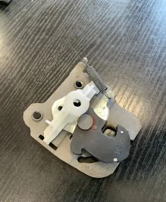 BMW 3 E90 E91 Seat back rest lock catch 7142261 9165861