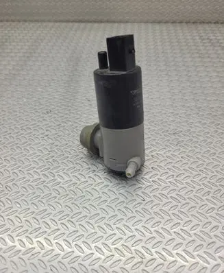 Polestar 2 Windscreen/windshield washer pump 32274158