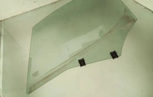 Peugeot Partner Front door window glass four-door AS2