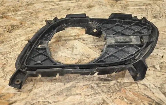 Infiniti G37 Front fog light trim/grill 622561NX0A