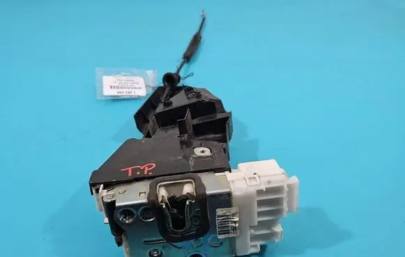 Mercedes-Benz B W245 Rear door lock 1697302235Q5 IMPRK1382098