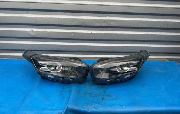 KIA Xceed Headlight/headlamp 92101J7300 92102J7300