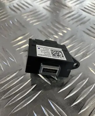 Alfa Romeo Stelvio USB socket connector 505493820