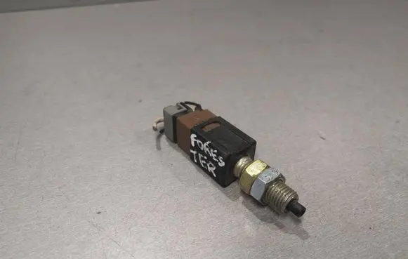 Subaru Forester SF Brake pedal sensor switch 8508T