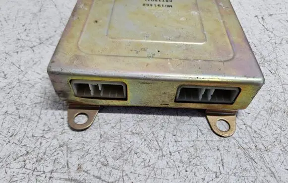 Mitsubishi Galant Engine control unit/module MD101462 K8T72071 3722T1