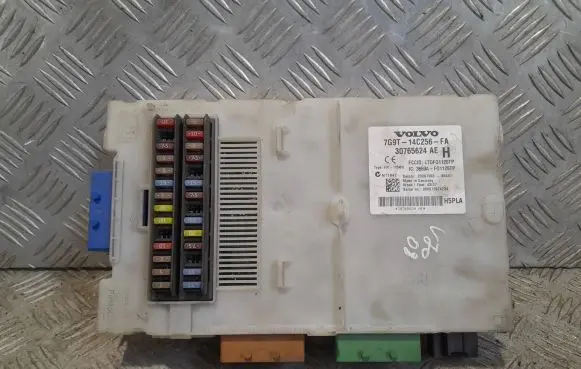 Volvo V70 Fuse module 30765624AE 7G9T14C256FA 3659AF01125TP