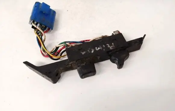 Nissan Primera Electric window control switch