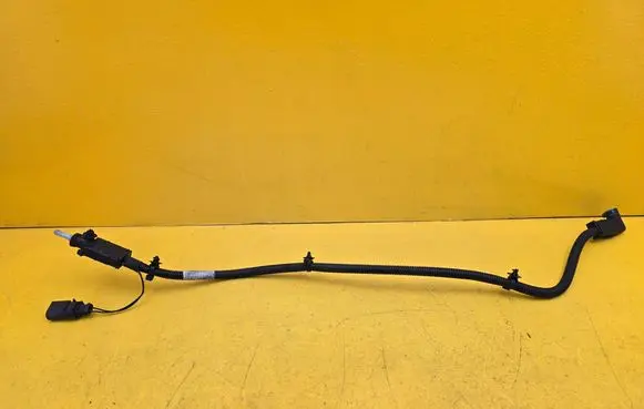 Volkswagen Touareg II AdBlue Liquid refill tube 7P0131984A