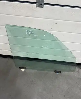 Toyota Land Cruiser (J100) Front door window glass four-door 43R00012