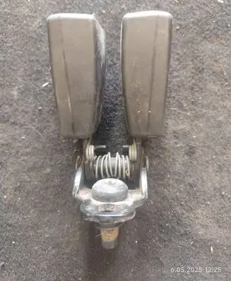 Ford Focus Rear seatbelt buckle 