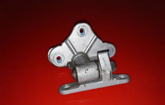 Mercedes-Benz ML W164 Rear door lower hinge L146D