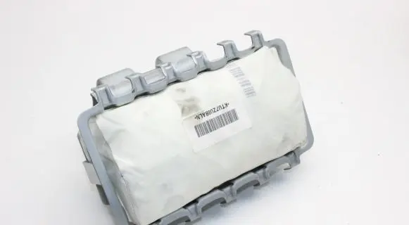 Mitsubishi L200 Knee airbag 7030A800XA