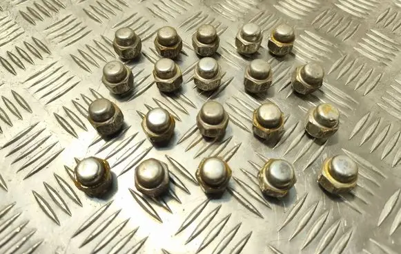 Mazda 3 II Nuts/bolts 