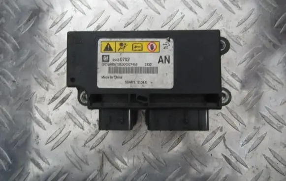 Chevrolet Captiva Airbag control unit/module 95460702