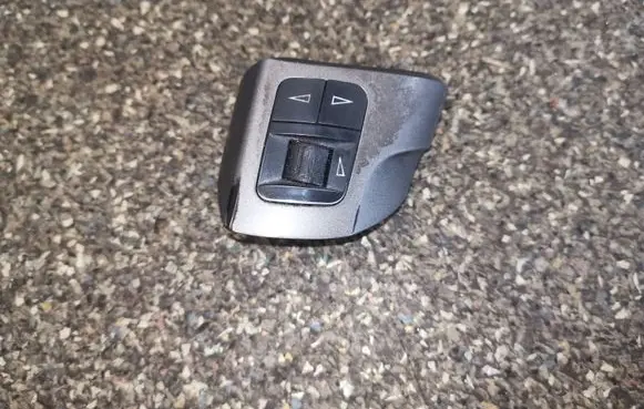 Opel Zafira B Steering wheel buttons/switches 13126750