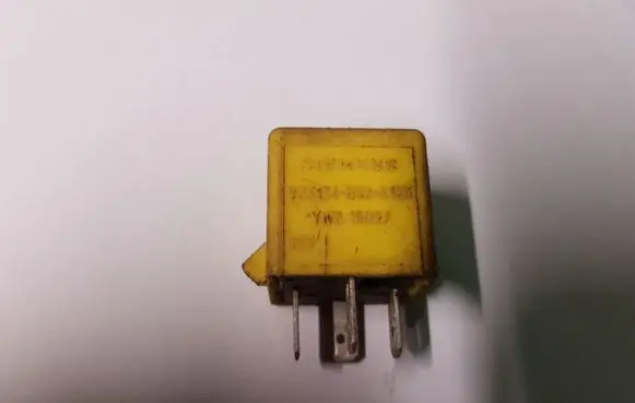 Land Rover Discovery Other relay YWB10027 V23134B52X130