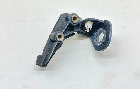 Fender mounting bracket
