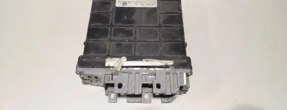 Volkswagen Golf III Engine control unit/module 037906025AC