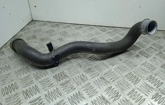 Mercedes-Benz E W212 Engine coolant pipe/hose A2045013182