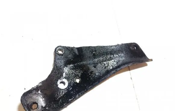 Nissan Pathfinder R51 Engine mounting bracket