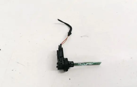 Volkswagen PASSAT B5 Interior temperature sensor 4B0820539