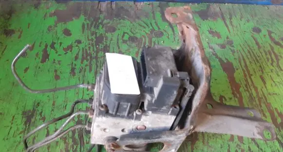 Nissan Almera N16 ABS Pump