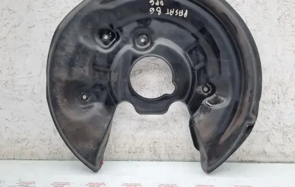 Volkswagen PASSAT B6 Rear brake disc plate dust cover 3C0615612H