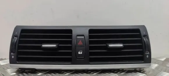 BMW X5 E70 Dash center air vent grill 74482110 9210705 9220101