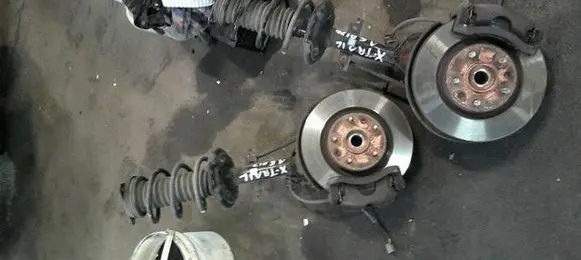 Nissan X-Trail T32 Front shock absorber with coil spring H700