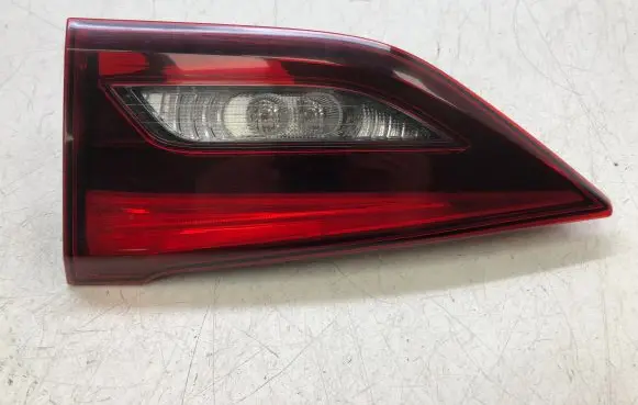 Toyota Avensis T270 Tailgate rear/tail lights