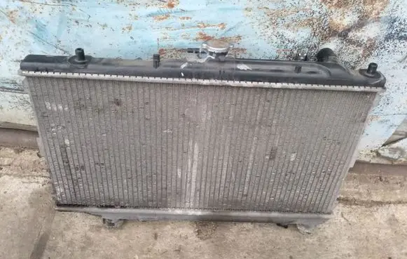Mazda 323 F Coolant radiator