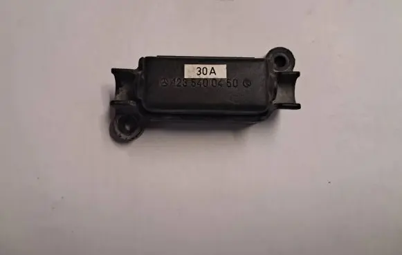 Mercedes-Benz 200 300 W123 Fuse box cover 1235400450