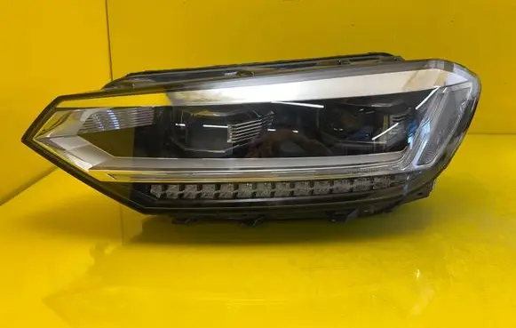Volkswagen Touran III Headlight/headlamp 5TB941081A
