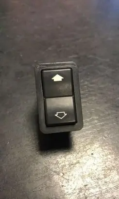BMW 5 E39 Electric window control switch 8368974