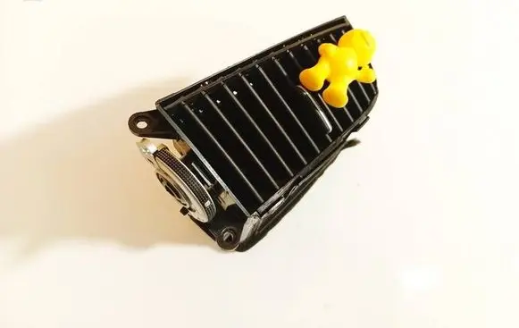 Hyundai Santa Fe Dash center air vent grill 974202b000 97420-2b000