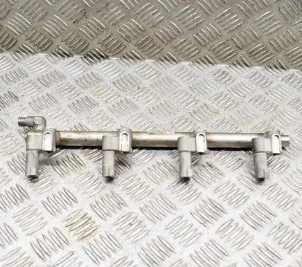 Jaguar XF X250 Fuel main line pipe 8W939G774AE 0261555040