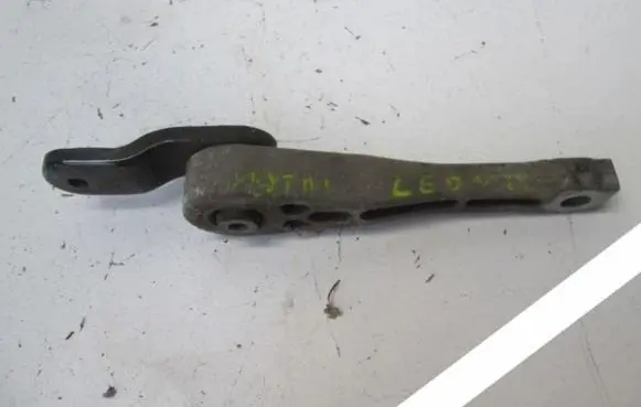 Seat Leon (1P) Radiator mount bracket