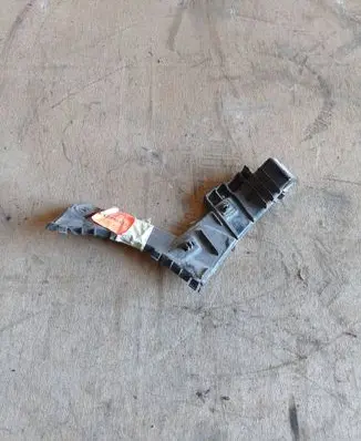 Suzuki SX4 Rear bumper mounting bracket