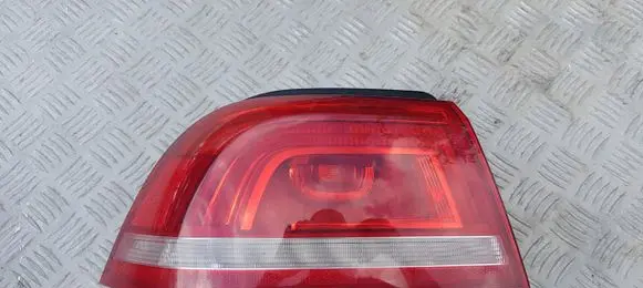 Volkswagen Eos Rear/tail lights 1Q0945095S