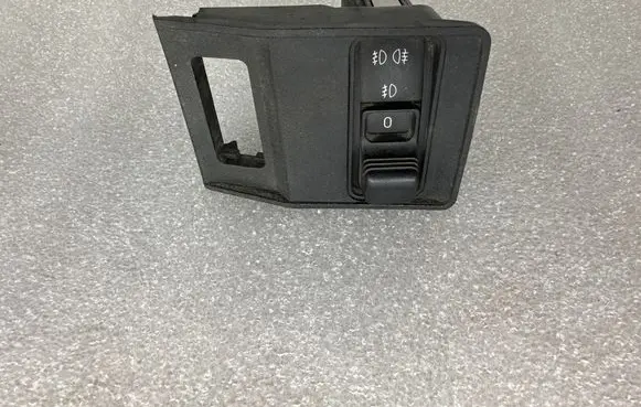 BMW 5 E34 Fog light switch 8110498